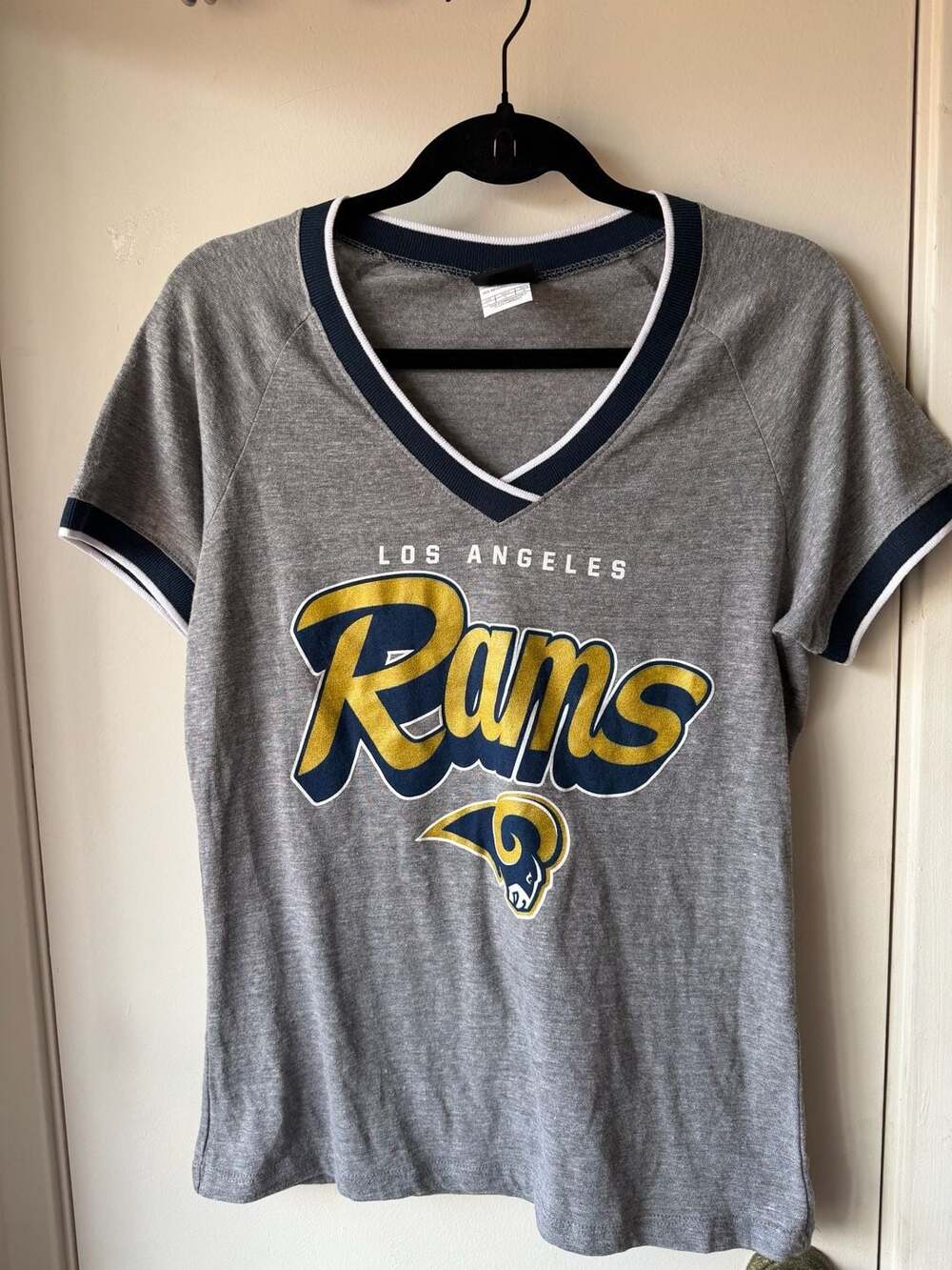 NFL Team Apparel Los Angeles Rams V-Neck T-Shirt Size L Gray
